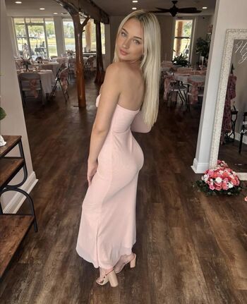 Full leaked Alana wood private onlyfans photo