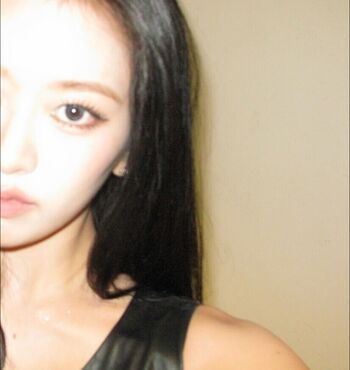 An Yujin 안유진 |