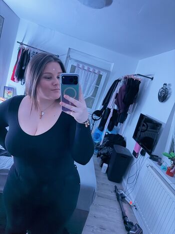 Full leaked Itsalirose/ private onlyfans photo