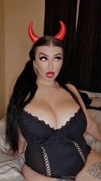 bustyaltgirl