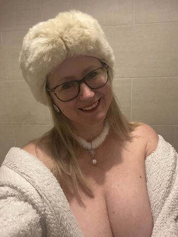 Full leaked Bustyblondmombshell private onlyfans photo