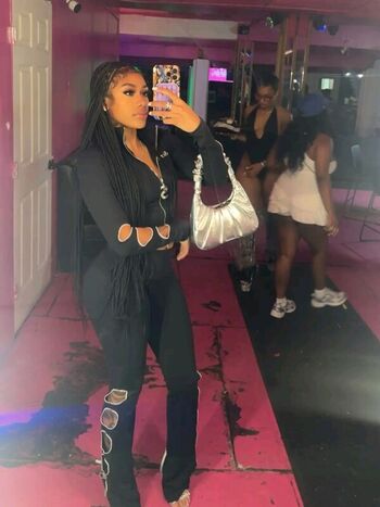 Full leaked Carenavonchae private onlyfans photo