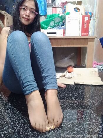 chaarmfeet