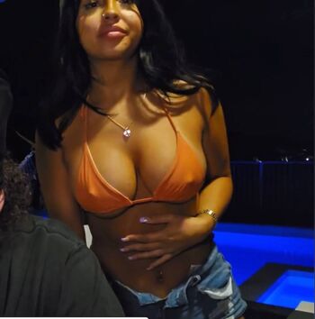 Full leaked Cinddyrella private onlyfans photo