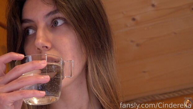 Full leaked Cinderella girl private onlyfans photo