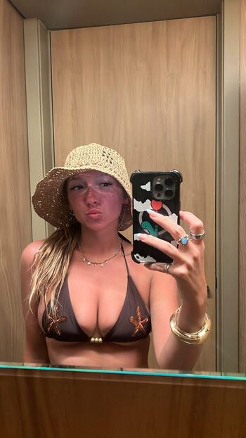 Full leaked Crazyjamjam private onlyfans photo