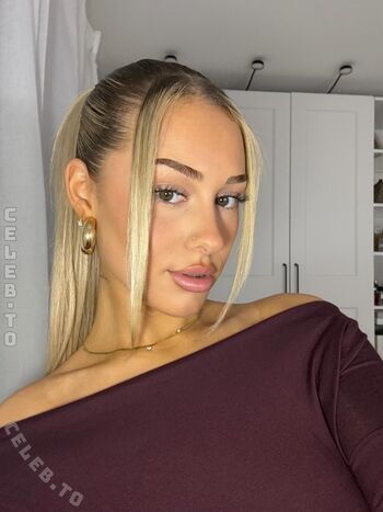 Full leaked Elianabajrami private onlyfans photo