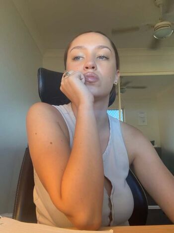 Full leaked Ellie warmbrunn page private onlyfans photo