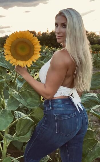 Emily Mcleod L Huntress_Em L Bikini_Huntress