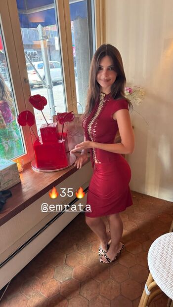 Full leaked Emily ratajkowski private onlyfans photo