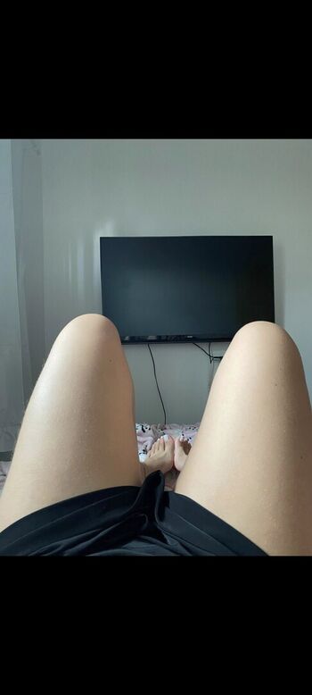 Feet Mirella