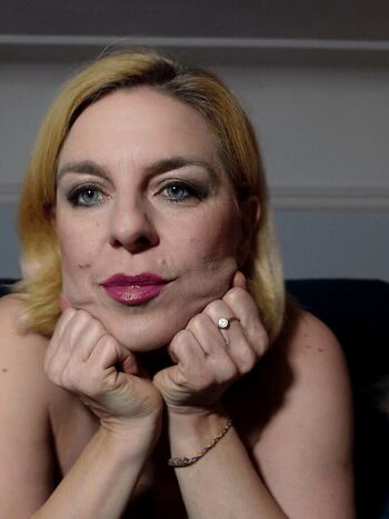 Fraulein Schmitt Vip