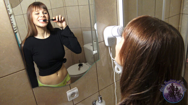 Full leaked Girls huntersbeauty page private onlyfans photo