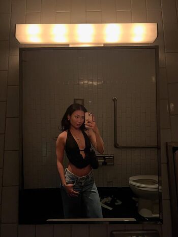 Full leaked Honeylawrie private onlyfans photo