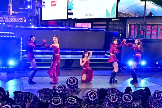 Huh Yunjin 허윤진