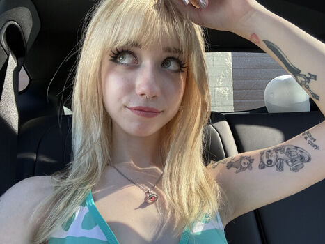 Full leaked Iluvmeww private onlyfans photo