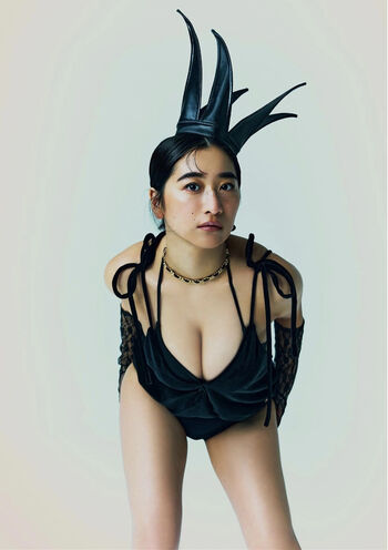 Ina Enohara 榎原依那