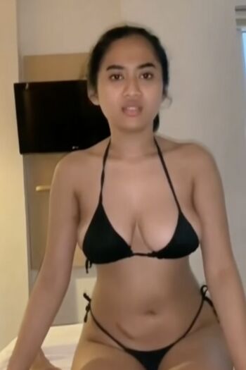 Full leaked Indonesian girls  page private onlyfans photo