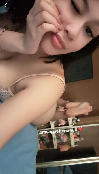 Full leaked Indonesian girls  page private onlyfans photo