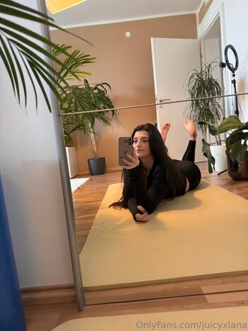 juicyxlana