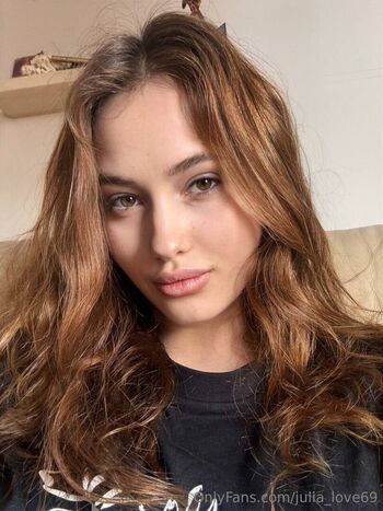 julia_love69