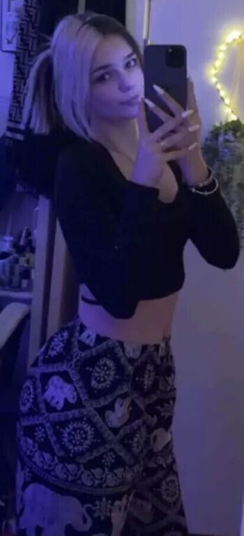 Full leaked Ella hughes/ private onlyfans photo