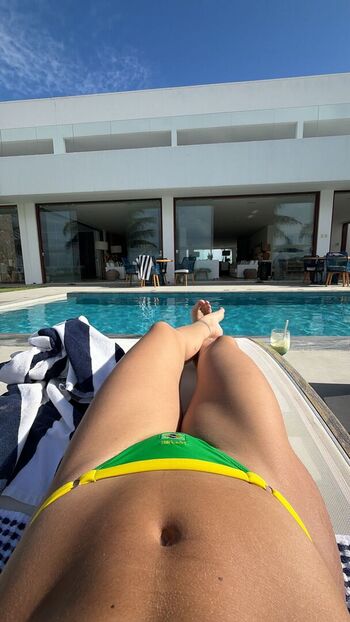 Full leaked Key alves private onlyfans photo