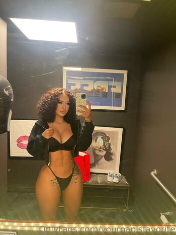 Full leaked Muintcigarr/ private onlyfans photo