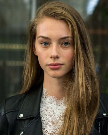 Full leaked Lauren de graaf page private onlyfans photo