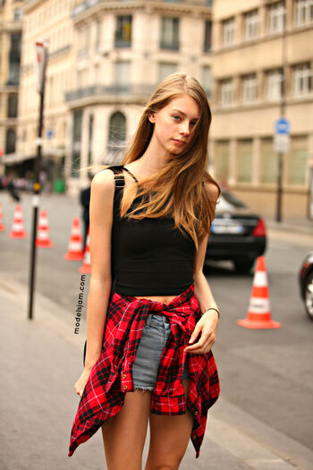 Full leaked Lauren de graaf private onlyfans photo