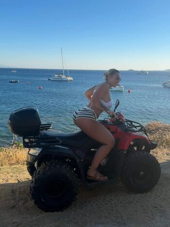 Full leaked Laurine private onlyfans photo
