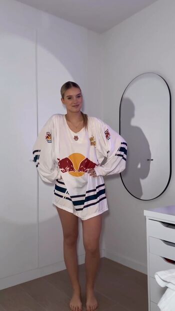 Lia Sikora - @ liasikora