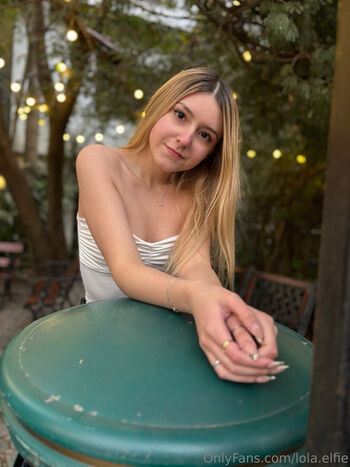 lola.elfie