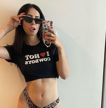 Full leaked Emily june/ private onlyfans photo