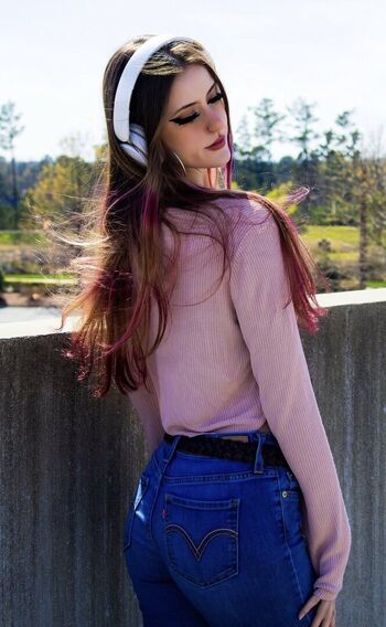 Full leaked Luweazl private onlyfans photo