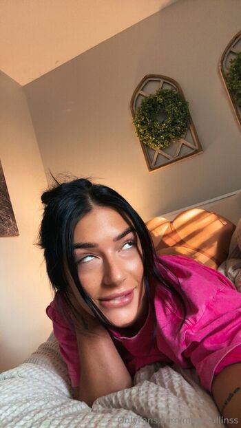 Megan Mullins / megmullinss / meganskyblue