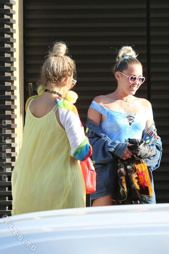 Full leaked Miley cyrus private onlyfans photo