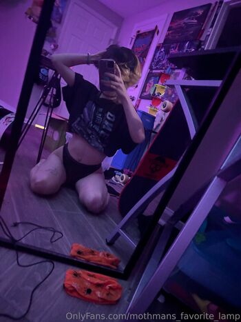 mothmans_favorite_lamp