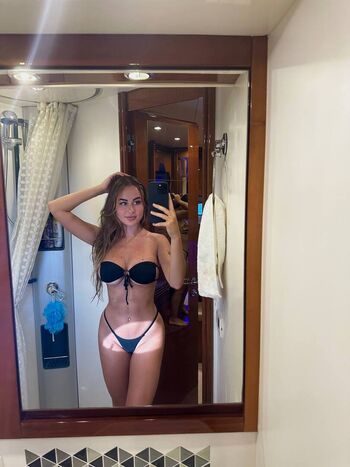 Full leaked Nanda alfi  page private onlyfans photo