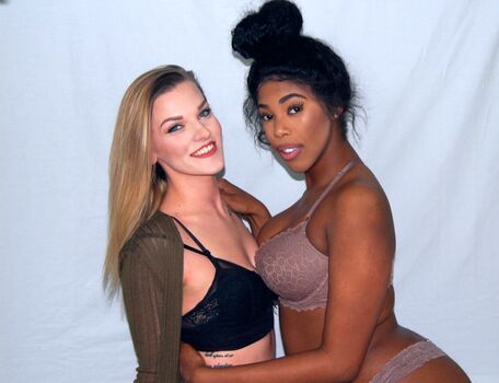 Naomi Simone