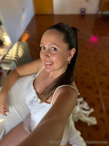 nicoleadamsxo