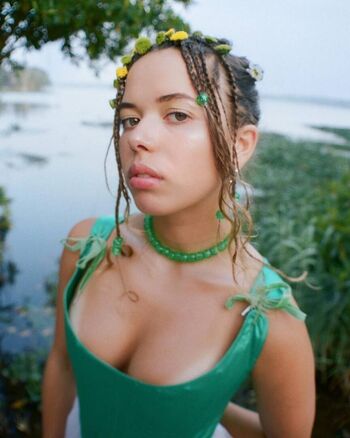 Full leaked Nilufer yanya page private onlyfans photo