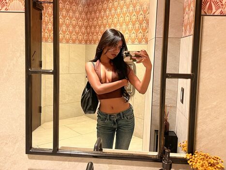 Full leaked Princessalison/ private onlyfans photo