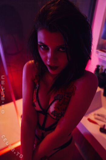 Full leaked Olyashaa private onlyfans photo