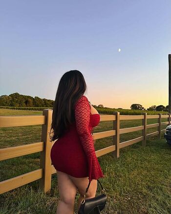 Full leaked Prettydesibabixo private onlyfans photo