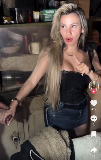 Full leaked Romanian girls private onlyfans photo
