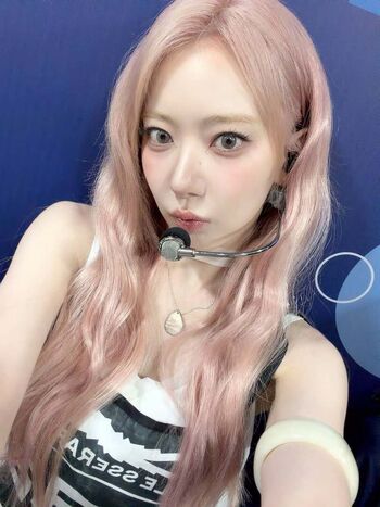 Full leaked Sakura miyawaki page private onlyfans photo