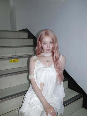 Full leaked Sakura miyawaki page private onlyfans photo