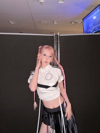 Full leaked Sakura miyawaki page private onlyfans photo