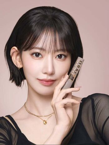Full leaked Sakura miyawaki page private onlyfans photo